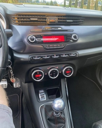 Alfa Romeo Giulietta cena 33500 przebieg: 230000, rok produkcji 2011 z Siewierz małe 277